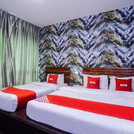 Oyo 1119 Memoire Express Hotel 古晋 外观 照片