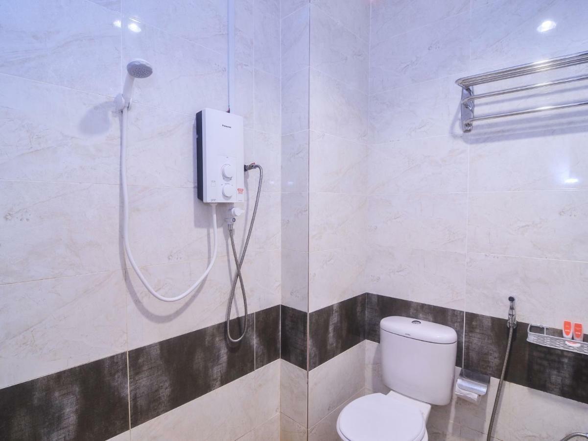 Oyo 1119 Memoire Express Hotel 古晋 外观 照片