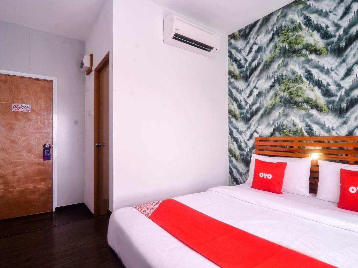 Oyo 1119 Memoire Express Hotel 古晋 外观 照片