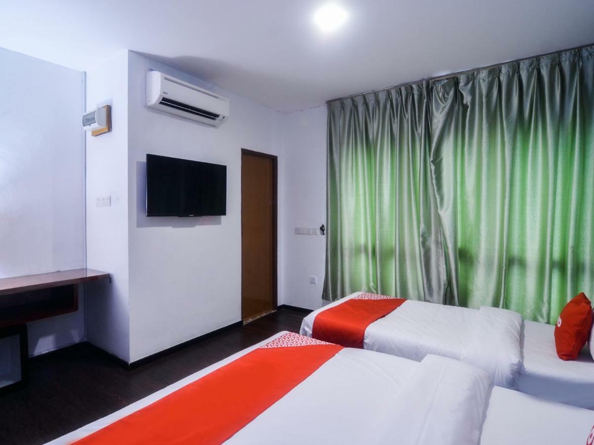 Oyo 1119 Memoire Express Hotel 古晋 外观 照片