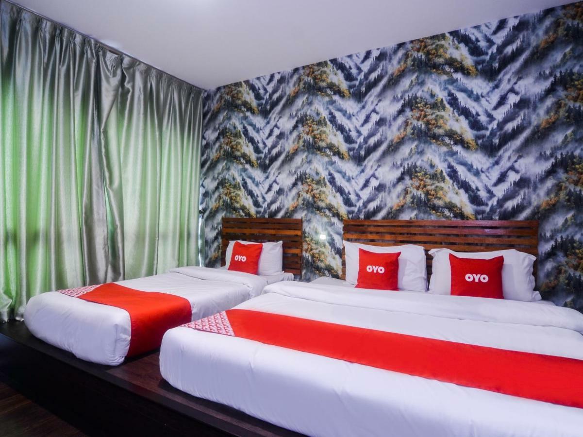 Oyo 1119 Memoire Express Hotel 古晋 外观 照片