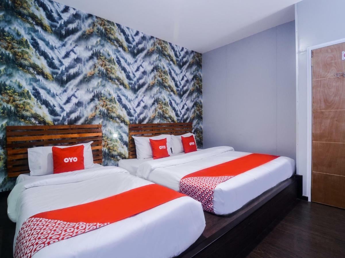 Oyo 1119 Memoire Express Hotel 古晋 外观 照片