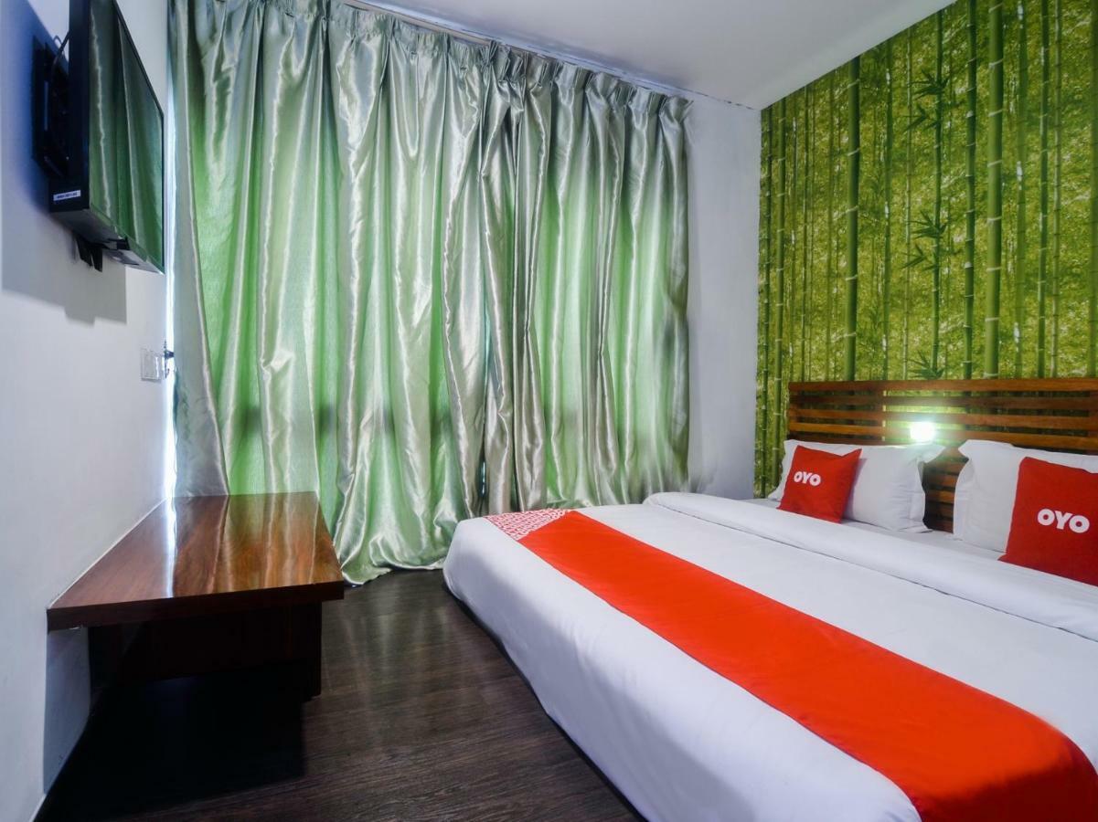 Oyo 1119 Memoire Express Hotel 古晋 外观 照片