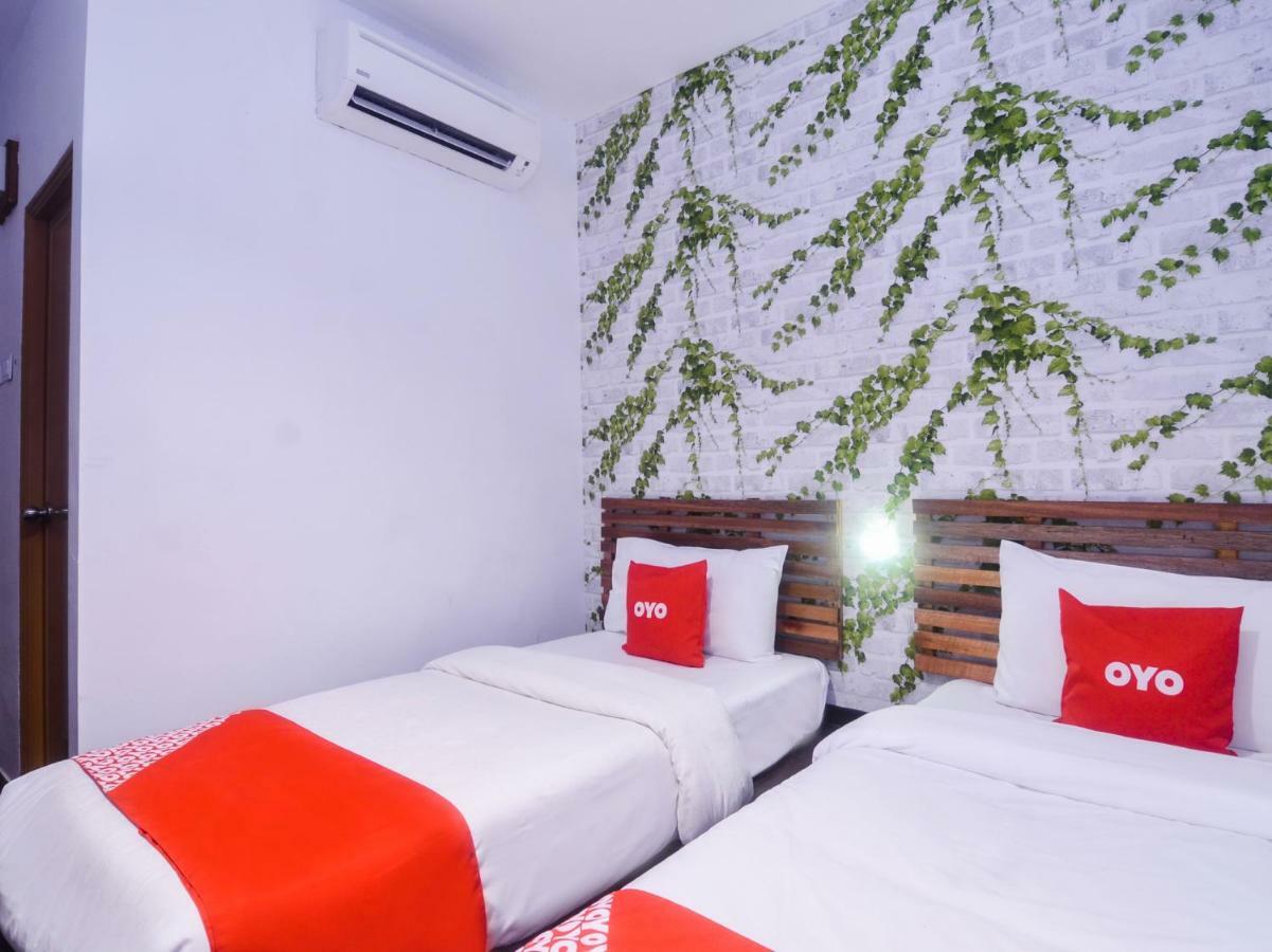 Oyo 1119 Memoire Express Hotel 古晋 外观 照片