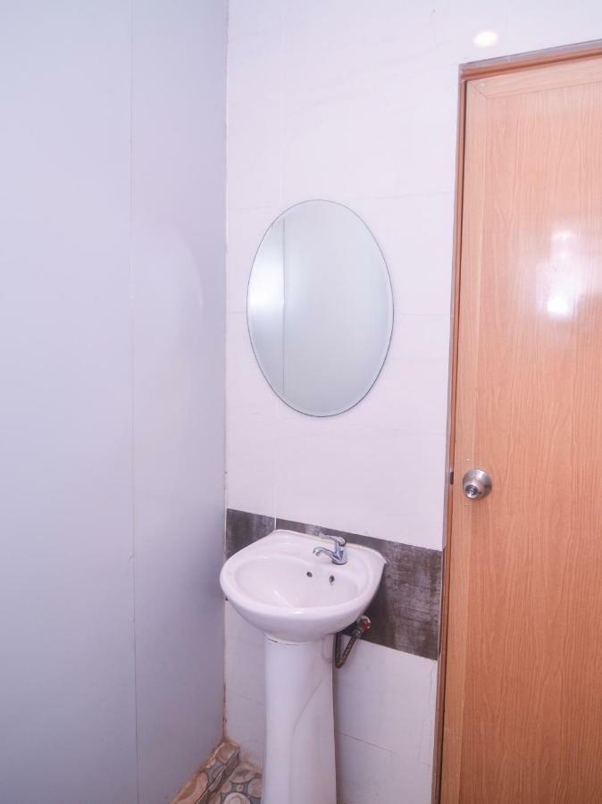 Oyo 1119 Memoire Express Hotel 古晋 外观 照片