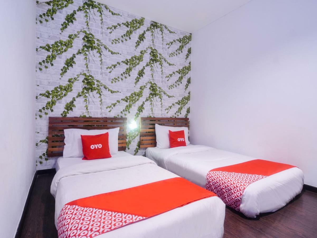 Oyo 1119 Memoire Express Hotel 古晋 外观 照片