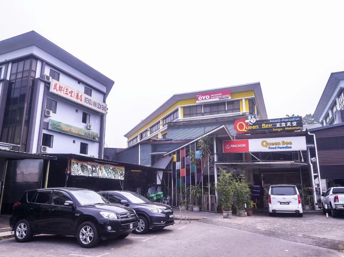 Oyo 1119 Memoire Express Hotel 古晋 外观 照片